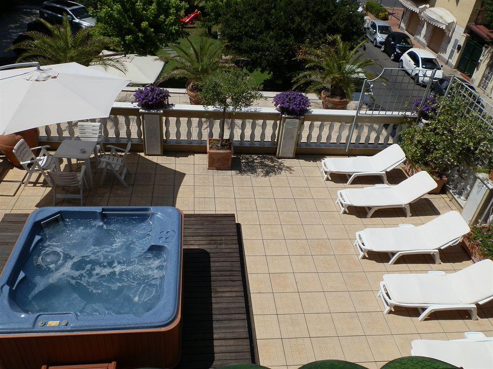 Hotel Regina Forte dei Marmi Exterior foto